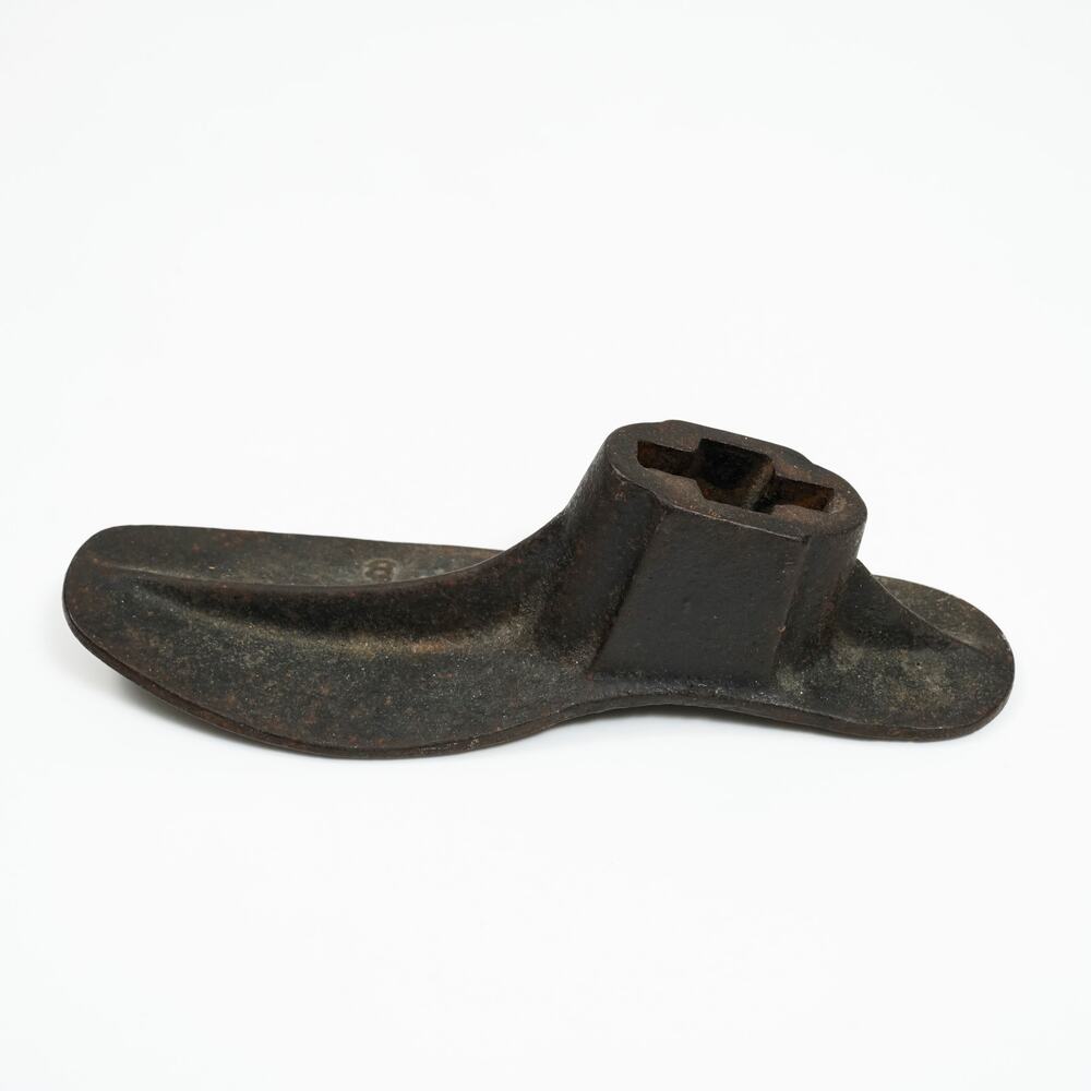 Antique Cast Iron Cobbler Shoe Last Iron Bench Tool Boot Repair Anvil 9”
